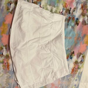 Size 6 lululemon skirt worn once. EUC